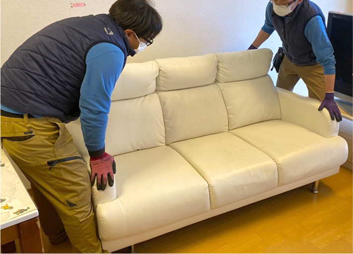 搬出する画像