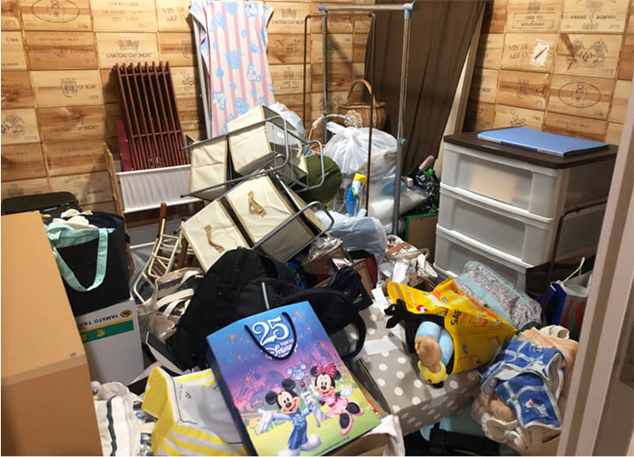 大量の不用品